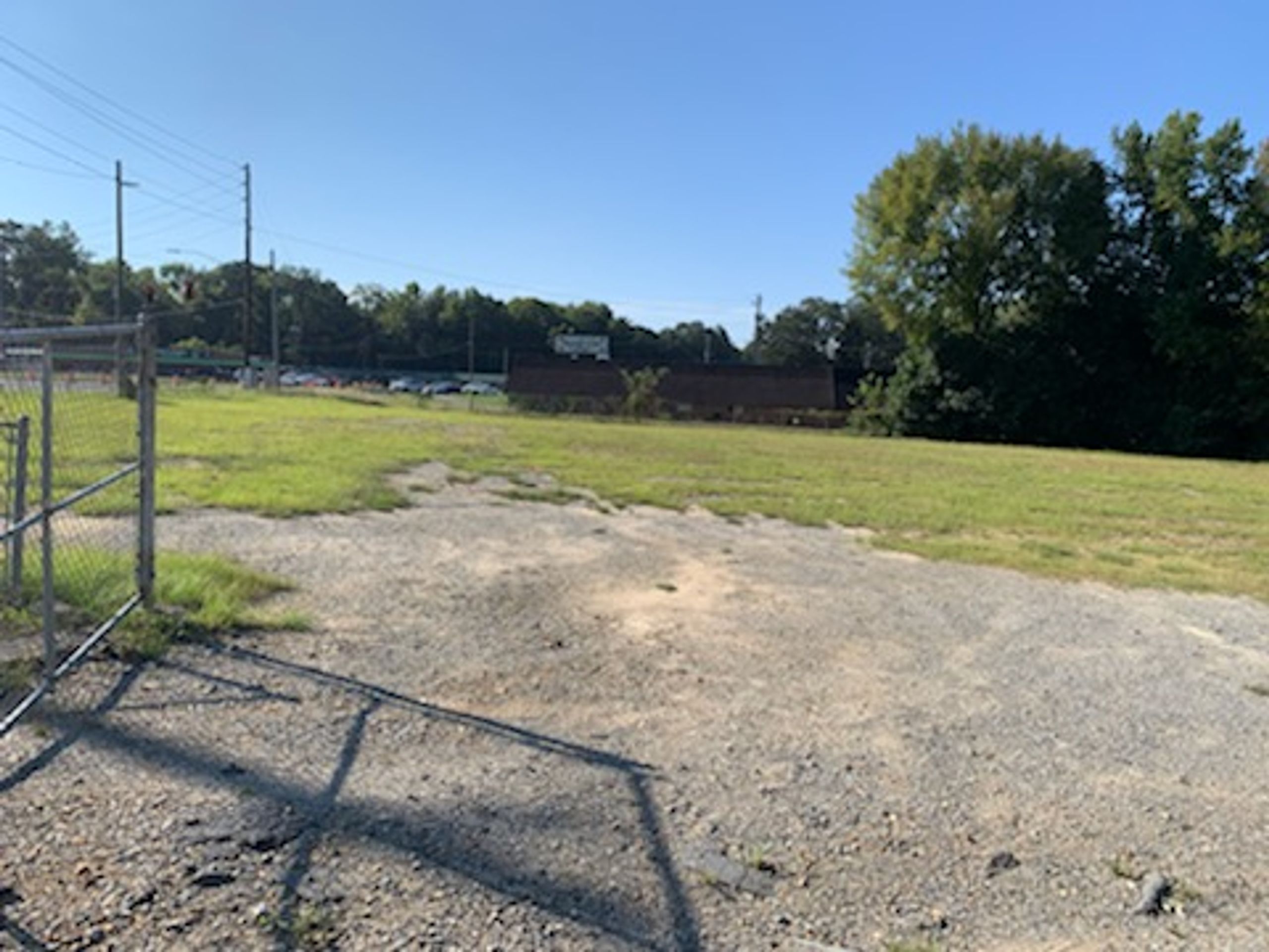 Parking, Garages And Car Spaces For Rent 20 x 10 Unpaved Lot 314555 Macon